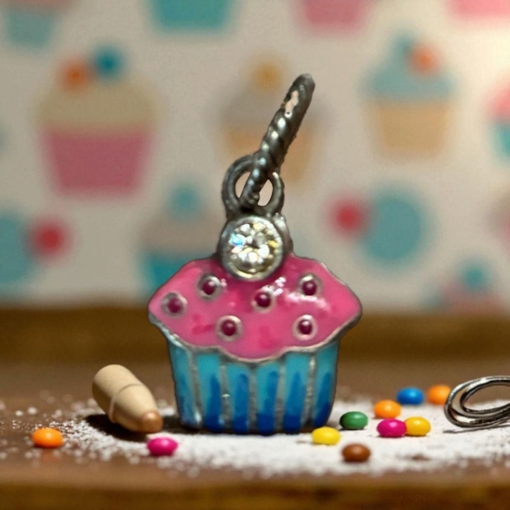 Brighton Cupcake Charm - Picture 3 of 8